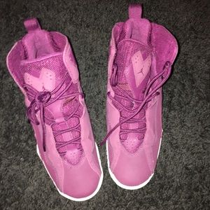 They’re a size 8, brand new only wore once